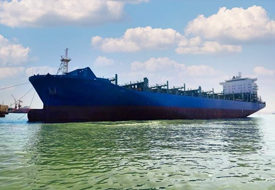 Log-In assina compra de dois navios porta-contêineres