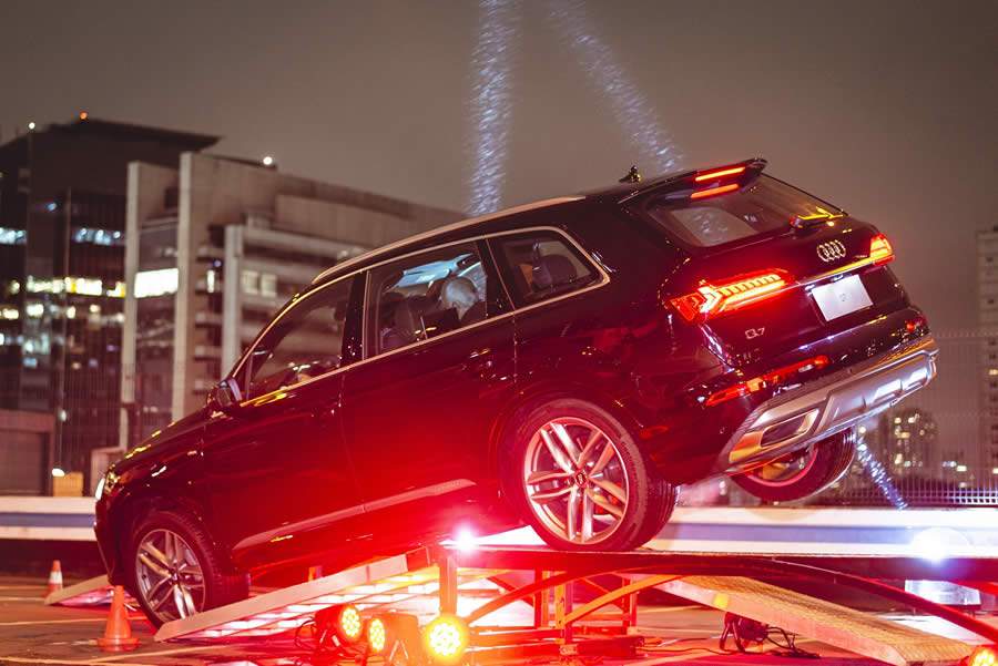 Audi do Brasil promove experiência de marca e direção em um dos maiores rooftops do País