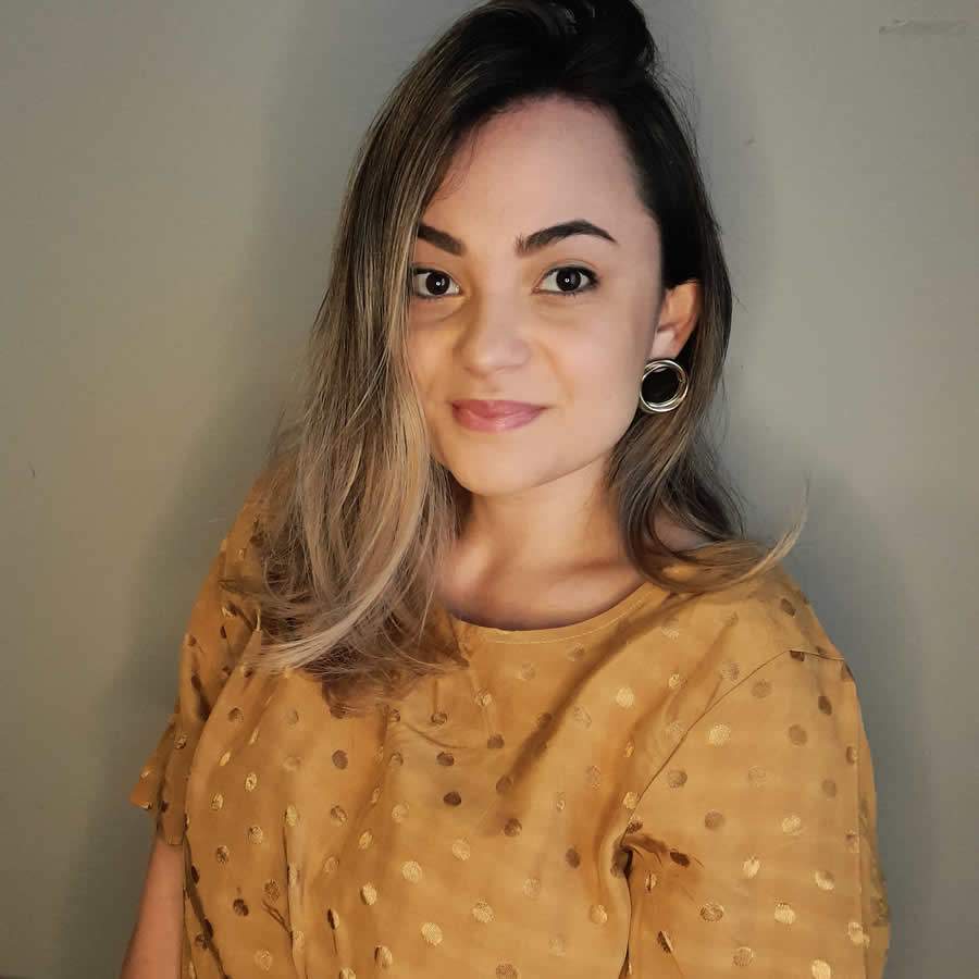 La&iacute;ne Oliveira, psic&oacute;loga e especialista em Gest&atilde;o de Sa&uacute;de Emocional da Howden Harmonia Corretora de Seguros
