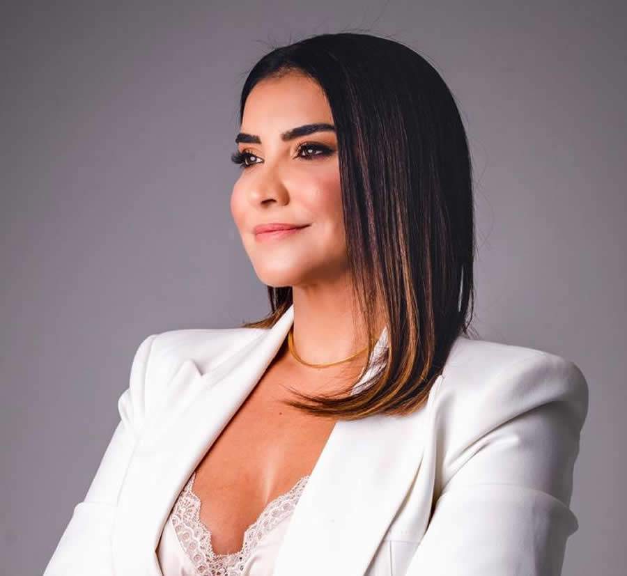 M&iacute;rian Queiroz