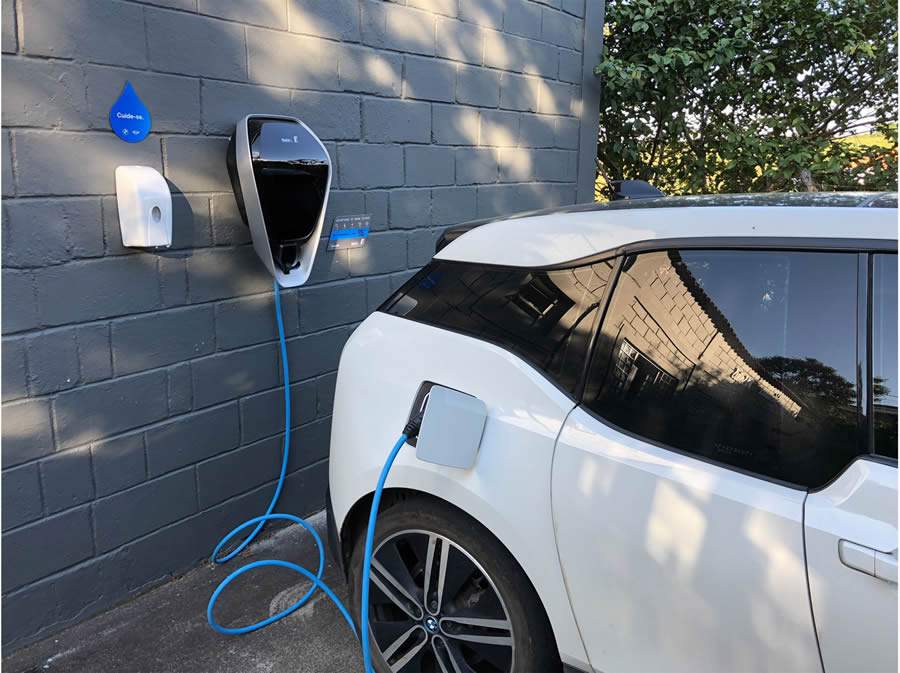 Carregador da BMW - Foto: BMW