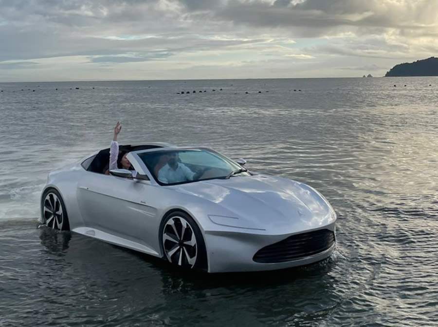 J&aacute; pensou em pilotar um carro sobre as &aacute;guas?