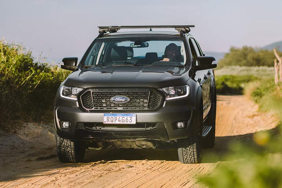 Sylvio Mancusi estrela nova campanha da Ford Ranger FX4