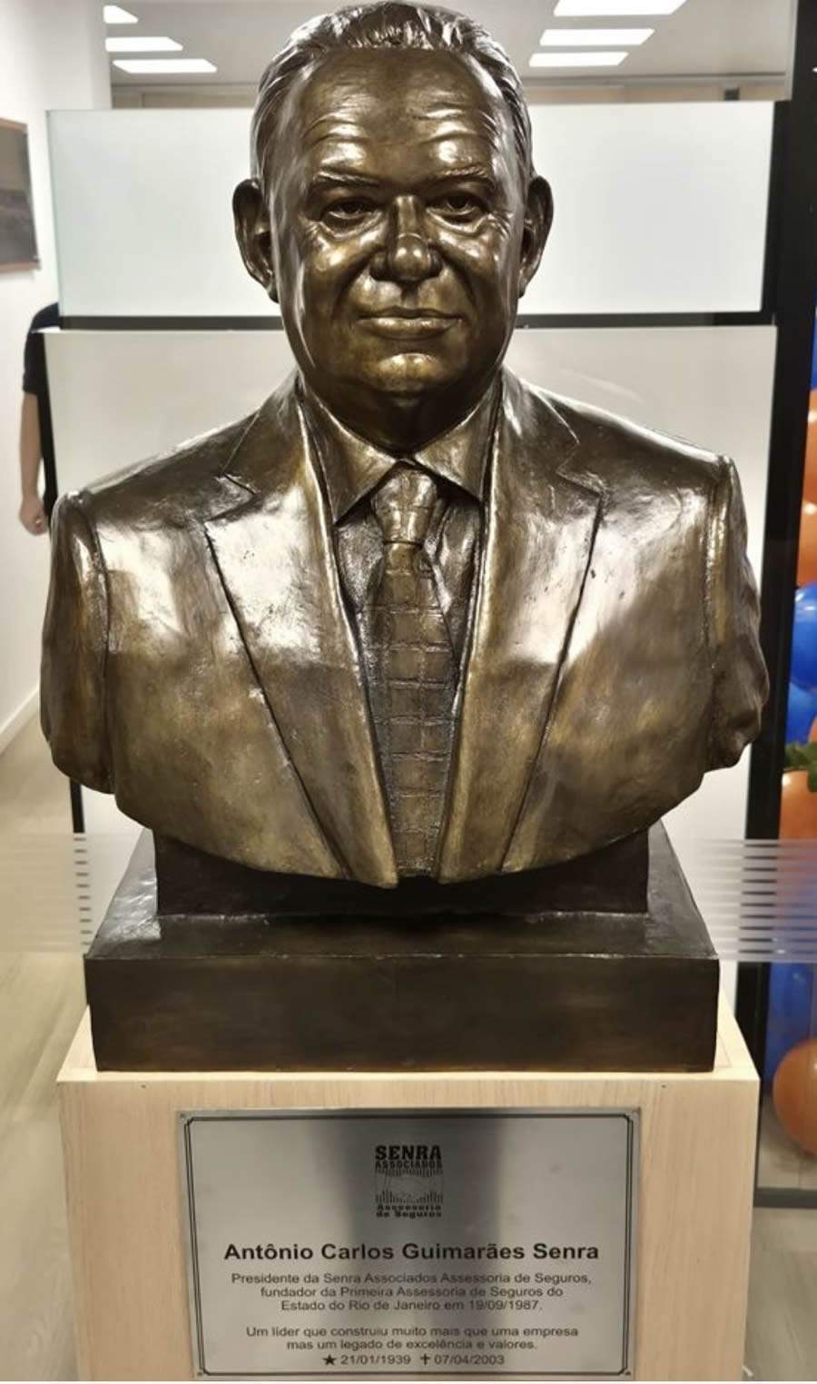 Busto de Antônio Carlos Guimarães Senra - Foto: Divulgação