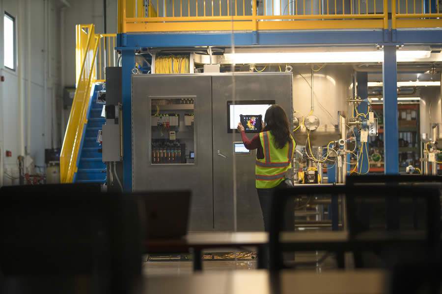 A Rockwell Automation melhora a produtividade, impulsiona a lucratividade e reduz o risco das opera&ccedil;&otilde;es da planta com o DCS PlantPAx 5.0