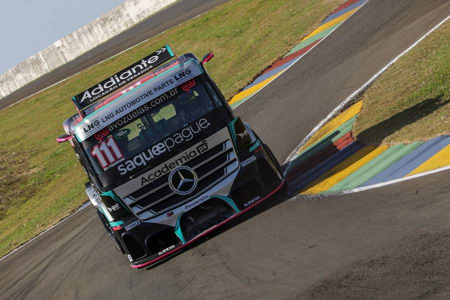Bia Figueiredo leva o Mercedes-Benz Actros &agrave; vit&oacute;ria na Copa Truck em Londrina