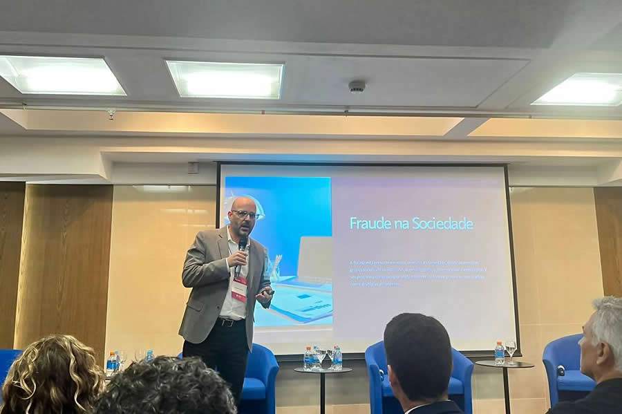 M&aacute;rcio Jord&atilde;o durante evento