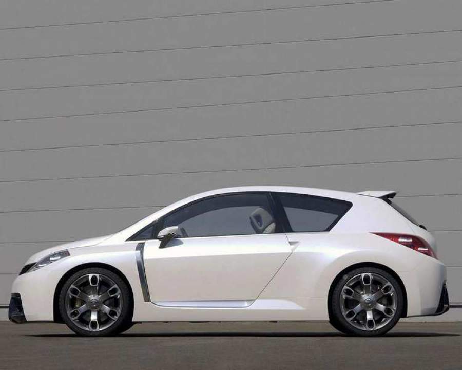 Carro quebra vitrine e vai parar dentro de padaria; saiba como o seguro agiria nesse caso