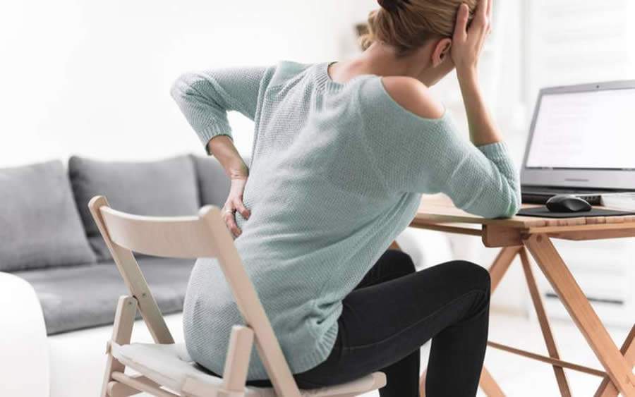 As duas principais causas de afastamento do trabalho em 2020 foram por problemas relacionados a dores nas costas - Shutterstock / Sport Life