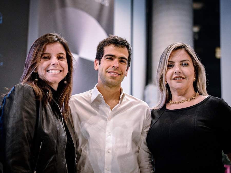 Vanessa Salles (CRO), Fernando Wolff (CEO) e Tereza Santos (COO). Cr&eacute;dito da imagem Hourglass - Divulga&ccedil;&atilde;o