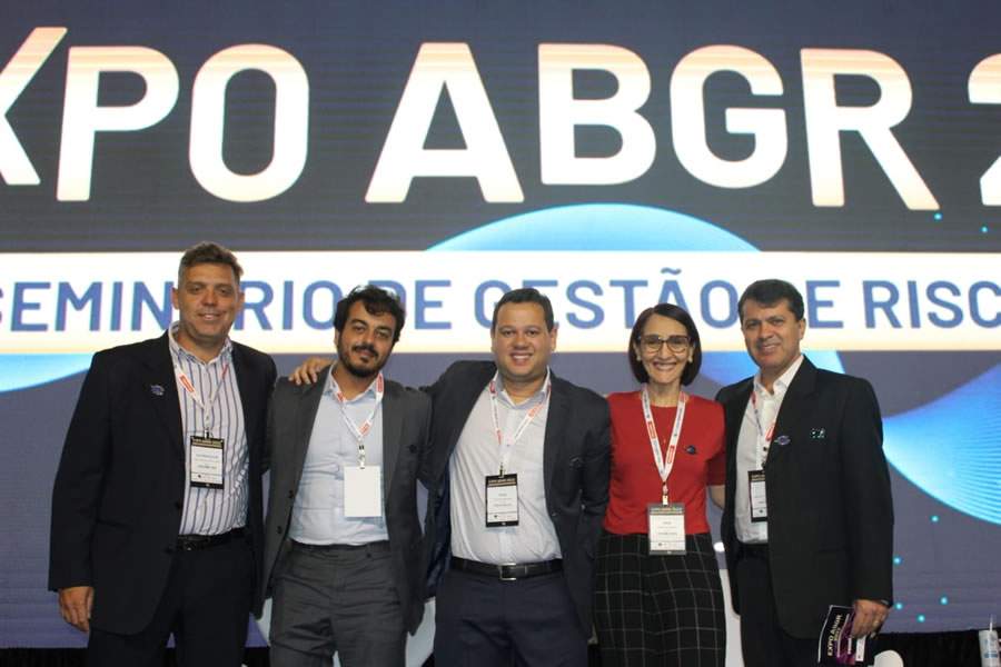  Diretoria da ABGR (esq. p/ dir.): diretor-presidente Luiz Otavio Artilheiro; diretor financeiro Wilnner Eduardo Silva; secretário-geral, Thiago Amorim; assessora do Conselho e Diretoria, Márcia Ribeiro, e presidente do Conselho, Haroldo Alves Araújo