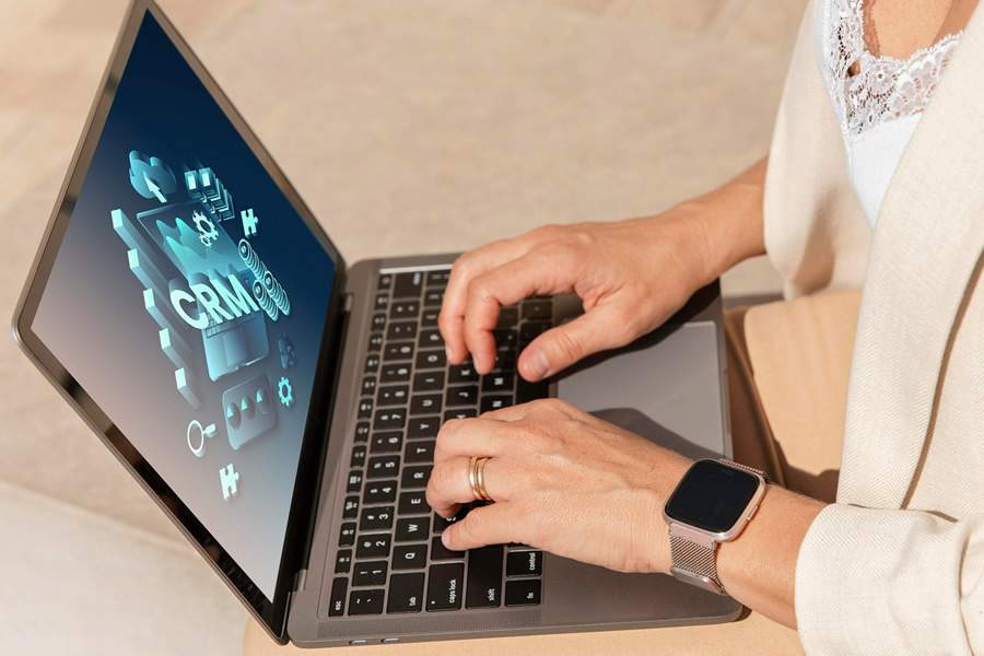 Empresas evitam compartilhar dados sensíveis na IA para preservar estratégias e dados sensíveis