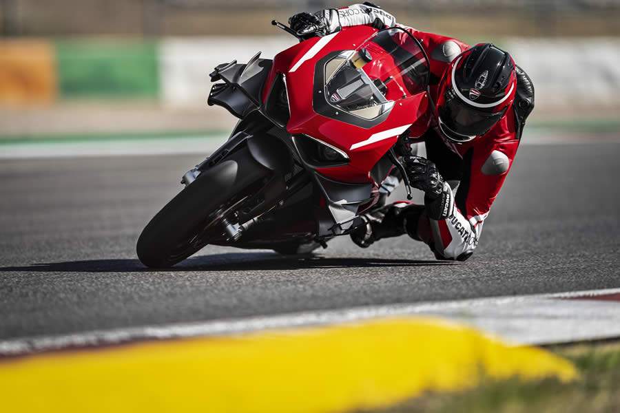 Pirelli Cria Um Pneu Que Se Encaixa Como Uma Luva: Equipamento Personalizado Para a Ducati Superleggera V4