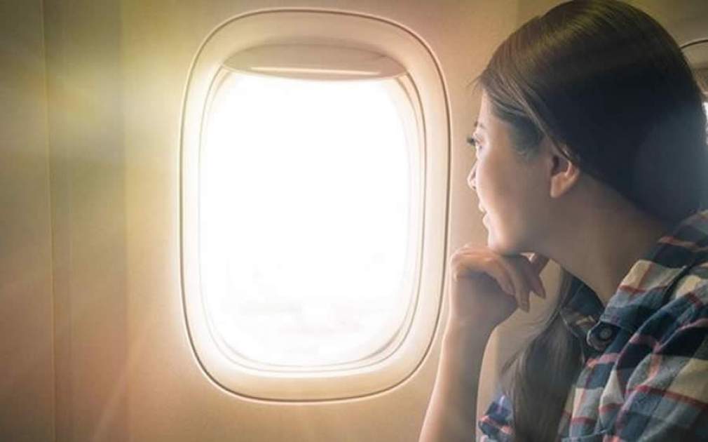 Saiba por que o protetor solar de amplo espectro deve ser usado até mesmo dentro do avião