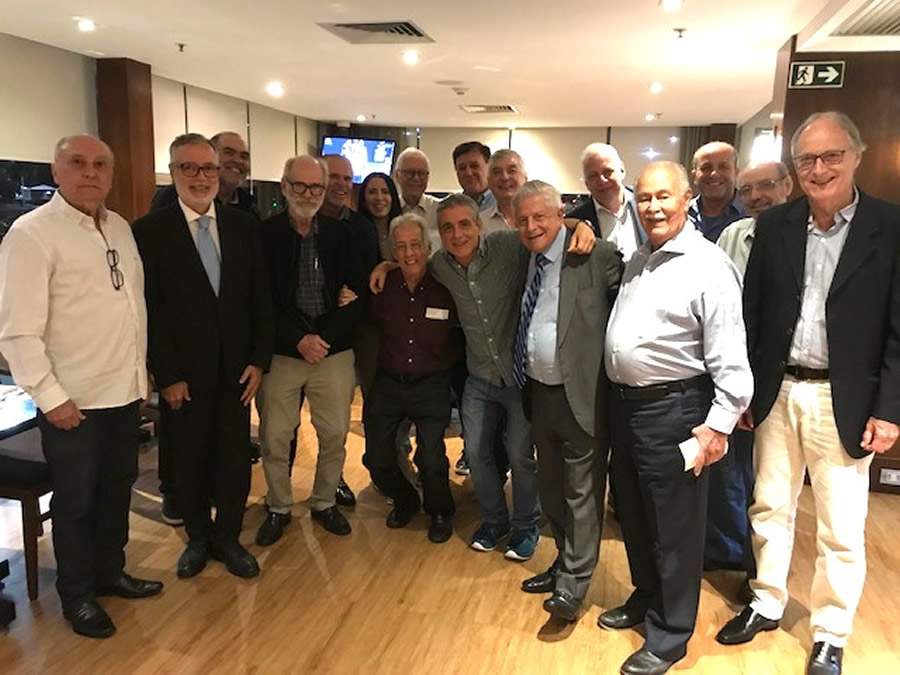 Ap&oacute;s o jantar de confraterniza&ccedil;&atilde;o, os Bolinhas comemoraram a reelei&ccedil;&atilde;o &ndash; foto: Divulga&ccedil;&atilde;o