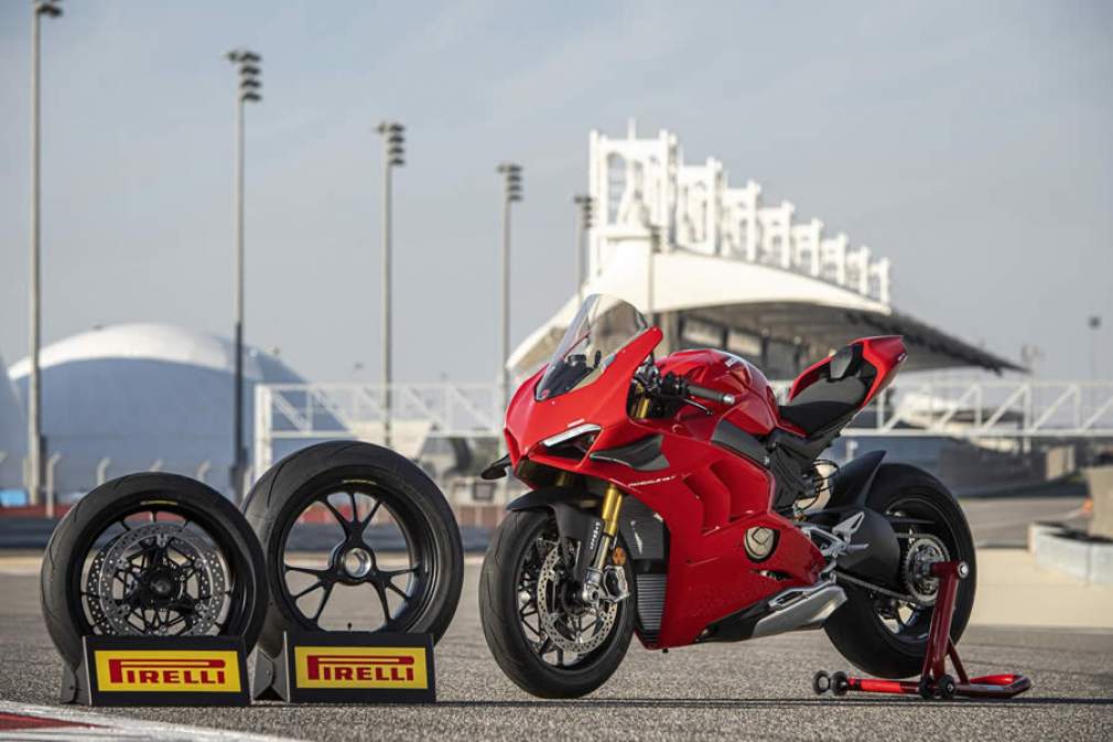 Pirelli & o Diablo™ Supercorsa Sp Estão Com a Ducati no Lançamento Internacional da Nova Panigale V4 2020