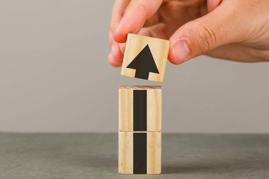 Analista de Carreiras destaca a import&acirc;ncia da p&oacute;s-gradua&ccedil;&atilde;o para o crescimento profissional