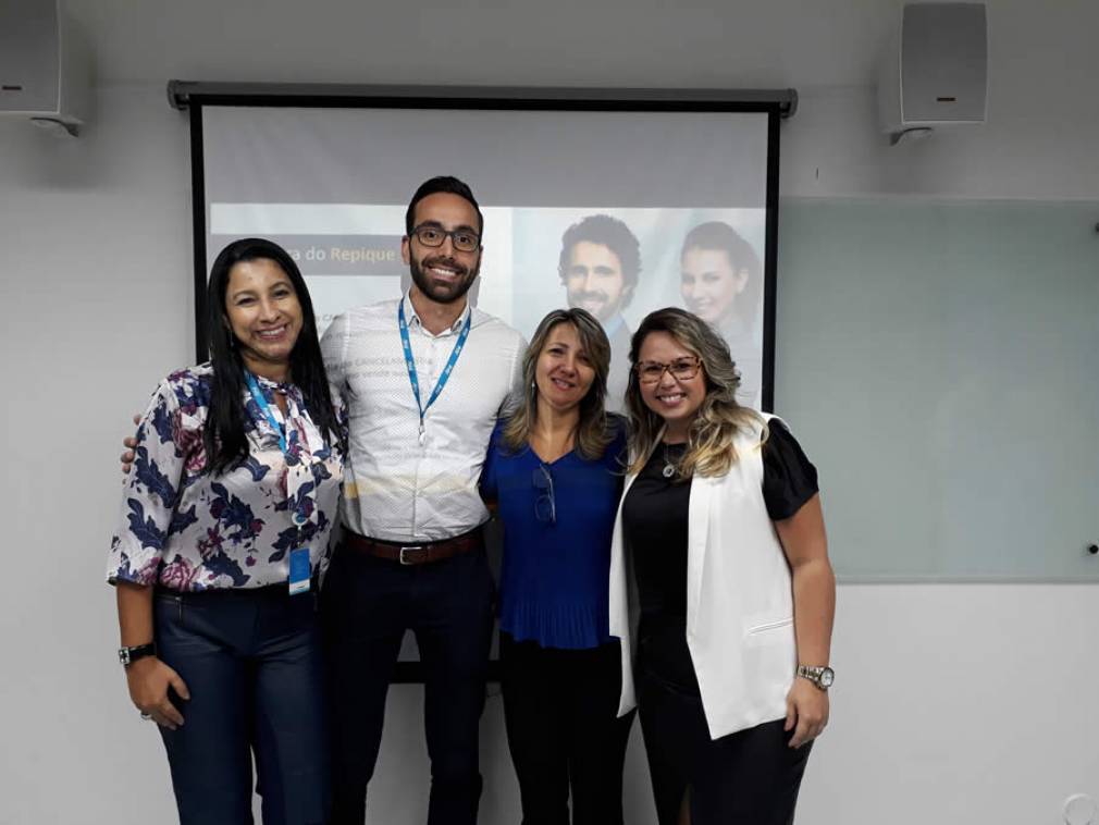 Equipe Amil no CVG-RJ: Raquel Peixoto, gerente comercial; Julio Cesar Sequeira, analista senior de mid market; Leila Nogueira, gerente comercial; e Flávia Fernandes, gestora comercial.
