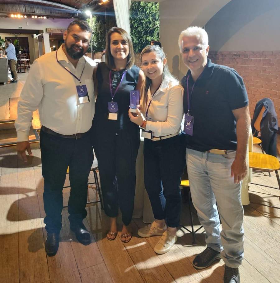 Respons&aacute;veis que receberam o pr&ecirc;mio em nome do Grupo Bradesco Seguros - Divulga&ccedil;&atilde;o