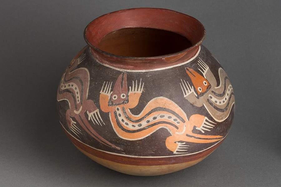Vaso de cerâmica policromada da cultura nasca, costa sul do Peru, Séc I a IX. Foto: Sergio Zacchi/ Coleção Ema Klabin