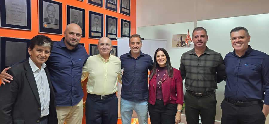 Da esquerda para a direita: Wellington Costa, diretor adjunto do CVG-RJ; Felipe Etur - superintendente comercial da MAG Seguros; Leonardo Lerer, palestrante e s&oacute;cio head de seguros de Vida da Invest Prime; Ygor Tostes, s&oacute;cio fundador da Invest Prime e diretor comercial; Sonia Marra, presidente do CVG-RJ; Marcos Vinicius, s&oacute;cio e diretor de relacionamento da Invest Prime e Henrique Azevedo, gerente comercial da MAG Seguros- Foto: Divulga&ccedil;&atilde;o