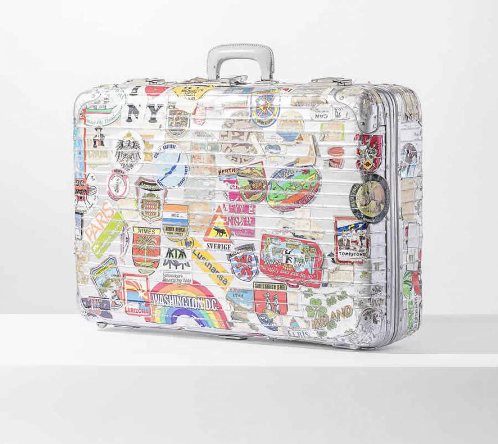 A RIMOWA torna as viagens mais personalizadas com a coleção de adesivos para malas