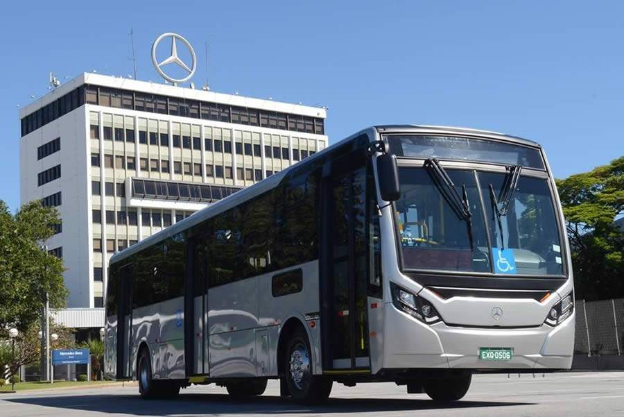 Mercedes-Benz lan&ccedil;a &ocirc;nibus urbano Super Padron para at&eacute; 100 passageiros