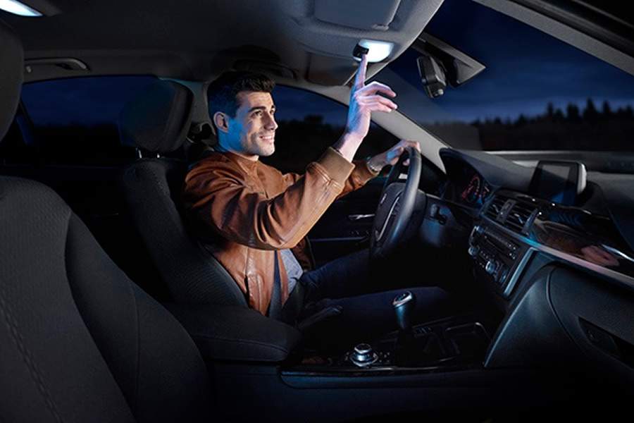 L&acirc;mpada LED Philips para luz interna amplia conforto e torna ambiente do ve&iacute;culo mais agrad&aacute;vel