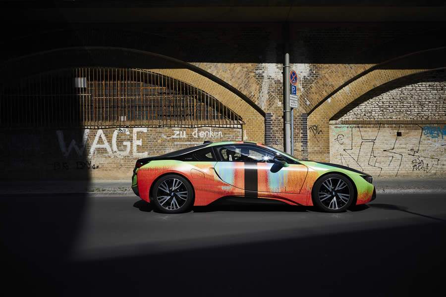 BMW i8 vira obra de arte assinada pelo renomado pintor e escultor alemão Thomas Scheibitz