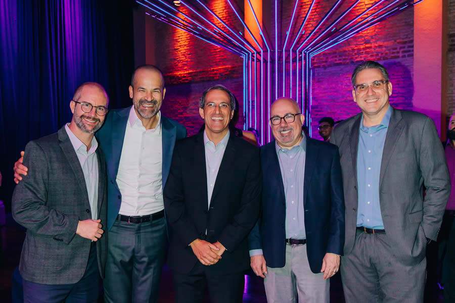 Eduardo Octaviano, diretor financeiro, C&iacute;cero Barreto, diretor comercial e de marketing, Eduardo Monteiro, diretor de sa&uacute;de, Ricardo Ferraz, diretor de seguros e Jos&eacute; Luiz Florippes, diretor de vendas de seguros - .Cr&eacute;dito Divulga&ccedil;&atilde;o Omint 