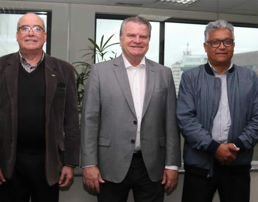 Evaldir Barboza de Paula, mentor do CCS-SP, José Adalberto Ferrara, presidente da Tokio Marine Seguradora e Jorge Teixeira Barbosa, diretor do CCS-SP