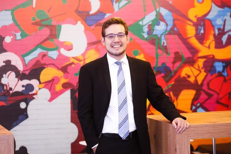 José Antonio Melnek Tacla é advogado empresarial e faz parte da equipe de seguros do escritório RÜCKER CURI Advocacia e Consultoria Jurídica.