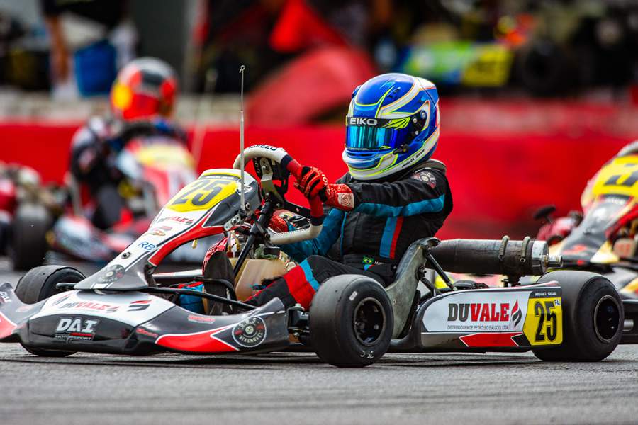   Miguel Silva quer manter a invencibilidade na F4 J&uacute;nior (Foto: Leonardo Dias)