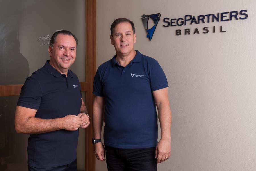 Foto: (E/D) O presidente Alexandre Camillo e o vice-presidente Paulo Rogério dos Santos