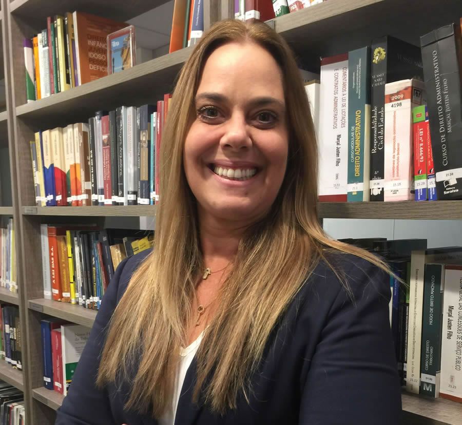 Beatriz Dias Rizzo, Advogada Criminal; Ex-Procuradora do Estado; Coordenadora da Assist&ecirc;ncia Judici&aacute;ria no Centro de Observa&ccedil;&atilde;o Criminol&oacute;gica; no pres&iacute;dio de Parelheiros; na Coordenadoria dos Distritos Policiais da Capital; e Mestre em Ci&ecirc;ncias Criminais pela Faculdade de Direito da Universidade de Coimbra