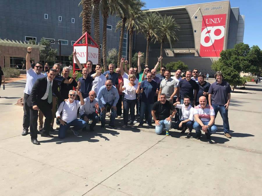 Corretores e Equipe Sompo na Universidade de Nevada - Las Vegas Ii