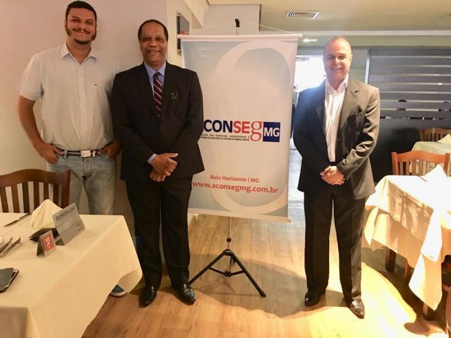 Osvaldo de Paula Abreu (Asseg Assessoria), Edilon Mesquita (Bradesco Seguros) e Jader Abreu Filho (presidente da Aconseg-MG)