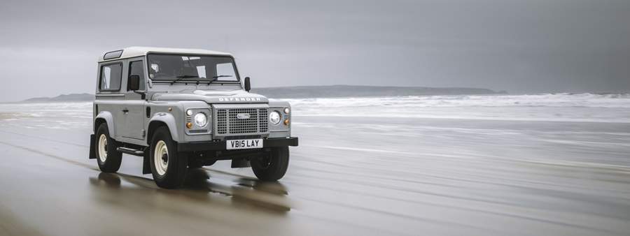 Land Rover Classic Apresenta Defender V8 Islay, Edi&ccedil;&atilde;o Especial E Limitada Com Apenas 30 Unidades