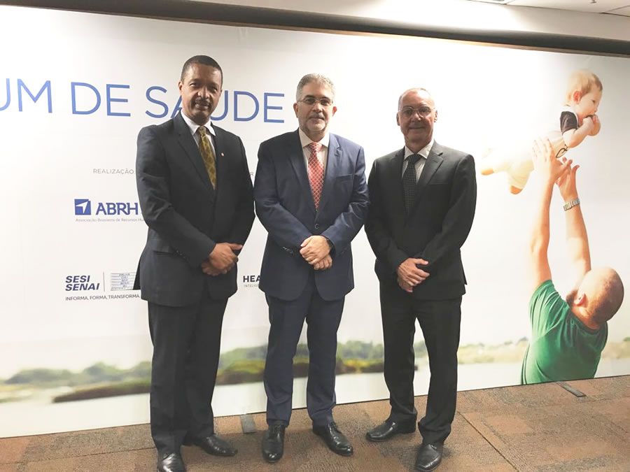 Carlos Ivo Gon&ccedil;alves, presidente do CVG-RJ, Paulo Sardinha, presidente da ABRH-RJ, e Isaque Farizel, diretor adjunto social do CVG-RJ e diretor da ABRH-RJ