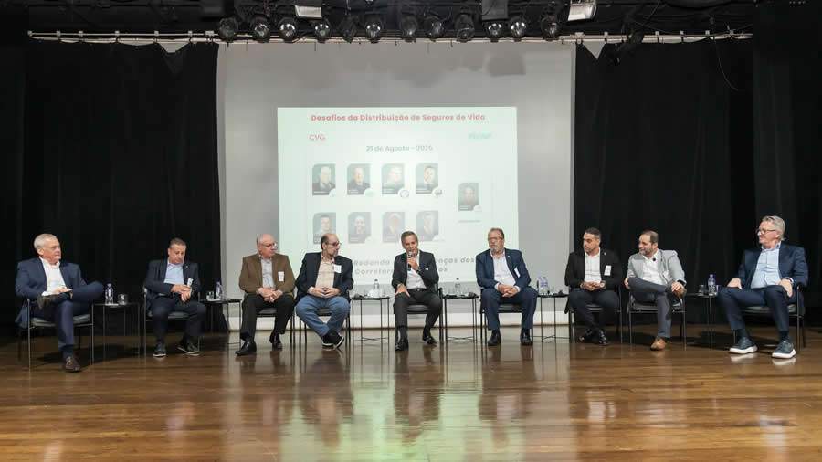  Mesa-redonda: Eduardo Minc, Marcos Motta, Augusto Esteves, Boris Ber, Anderson Mundim, Álvaro Fonseca, Roberto Gonçalves Lopes Filho, Waldimir Simões e Milton Ferreira - Fotos: (crédito: Antranik Photos)