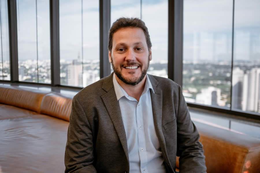 Diego Azevedo, s&oacute;cio e Vice-Presidente de Massificados e Digital da EZZE Seguros.jpg