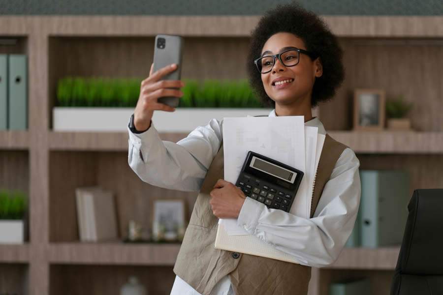 Da carteira assinada ao CNPJ: desafios e oportunidades na gig economy - Banco de imagens