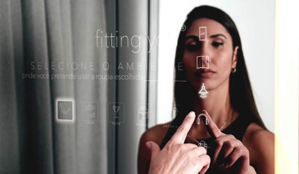 Espelho interativo traz inovação para o varejo de moda 