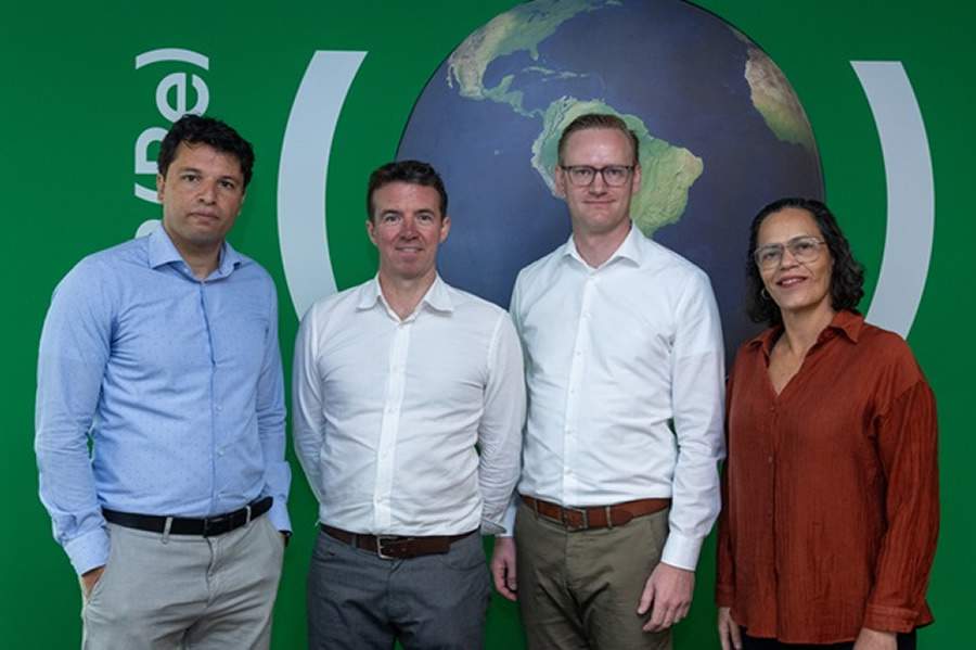 Reinaldo Marques, do IRB(P&amp;D); Stuart Calam, da WTW; Simon Solvsten, diretor do Centro Europeu de Estudos de Risco e Resiliência da Universidade do Sul da Dinamarca; e Eduarda de La Rocque, diretora de Controles Internos, Riscos e Conformidade do IRB(Re)