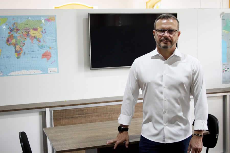 -Carlos-Trindade-empresario-e-diretor-geral-do-Colegio-Leaders-School