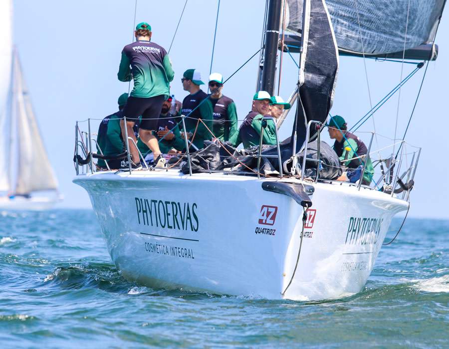 Tripula&ccedil;&atilde;o do Phytoervas 4Z - (Foto: Caio Souza / On Board Sports)