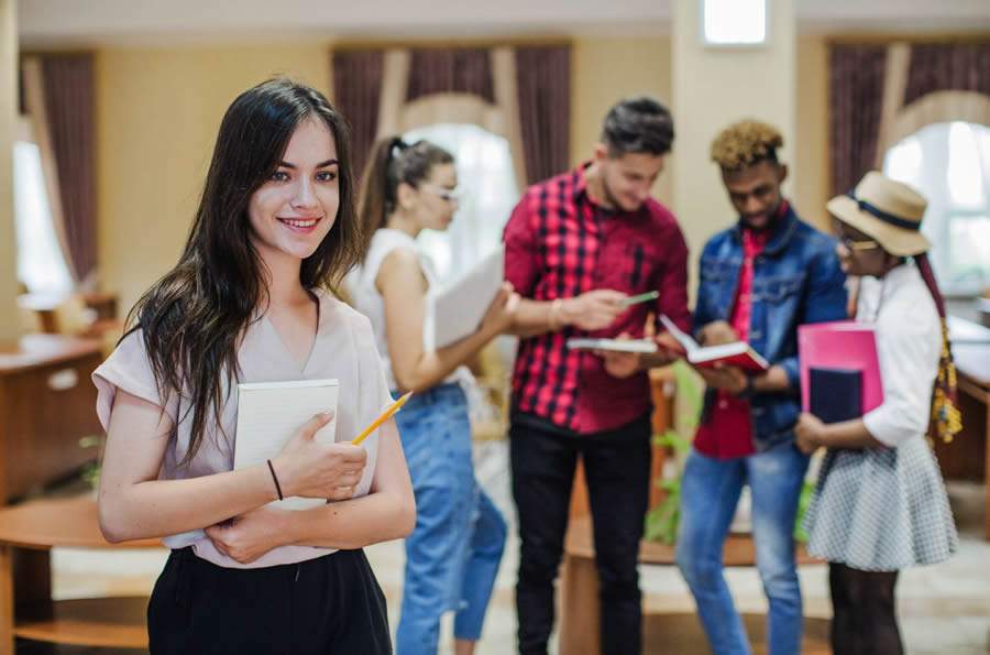 IBGE aponta que Geração Z é 48% dos jovens economicamente ativos no Brasil