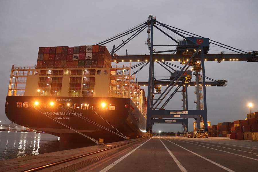 Navegantes em SC recebe navio gigante com mesmo nome da cidade