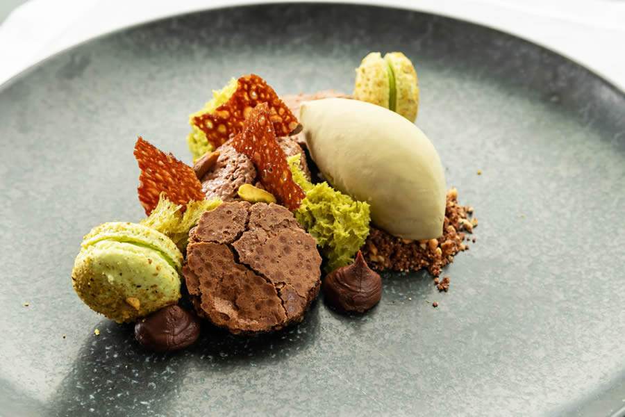 Textura com pistache &eacute; a dica do restaurante Alloro al Miramar para o Dia Mundial do Chocolate
