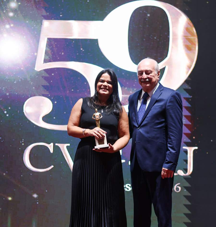 Mary Hellen Fernandes e Enio Miraglia, secretário do Conselho Consultivo do CVG-RJ – Foto: Bona Lovinne Produções